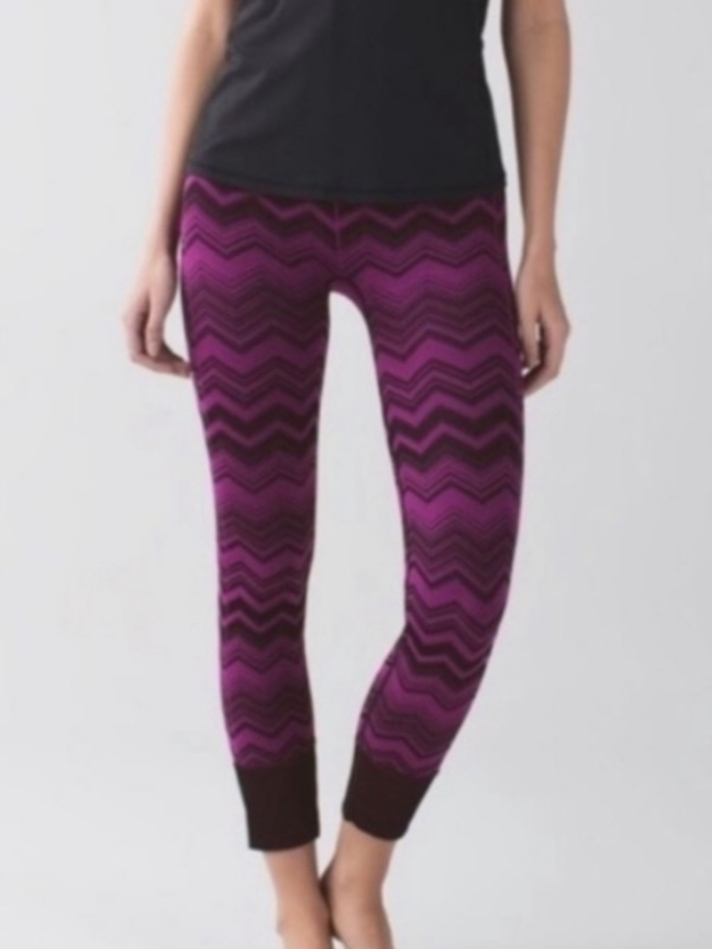 Lululemon Ebb To Street Leggings purple and black chevron size 2/4